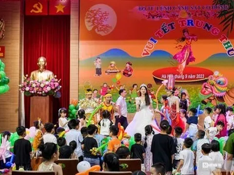 Hàng trăm em nhỏ vui Tết Trung thu cùng chiến sĩ CSCĐ