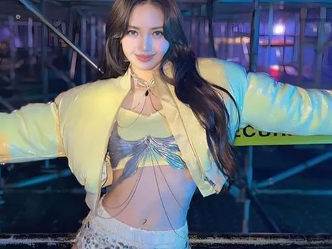 Lo ngại về màn trình diễn của Lisa (BlackPink) ở quán bar khỏa thân