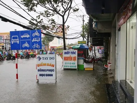 Cần Thơ: Triều cường dâng cao sáng sớm, tỉnh giấc đã thấy nước ngập thềm nhà