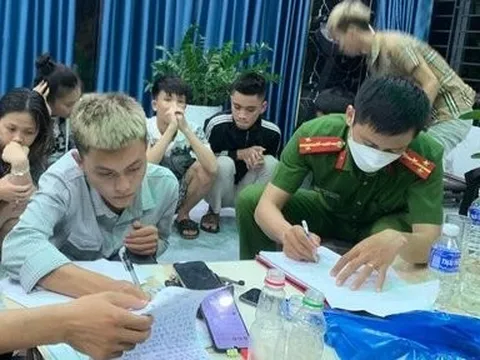 Từ trình báo, công an phát hiện nhóm nam, nữ "chơi" ma túy ở nhà nghỉ