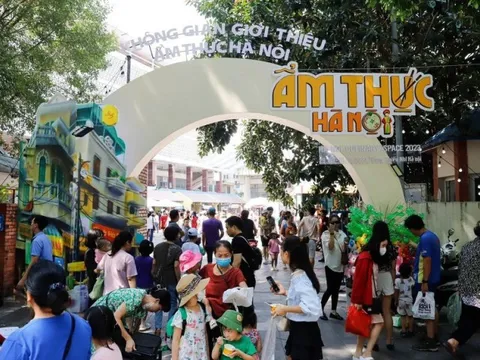 Du khách đổ xô đi thưởng thức ẩm thực tại Festival Thu Hà Nội