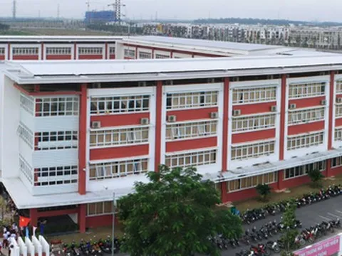 Một nữ sinh rơi lầu tử vong ở Bình Dương