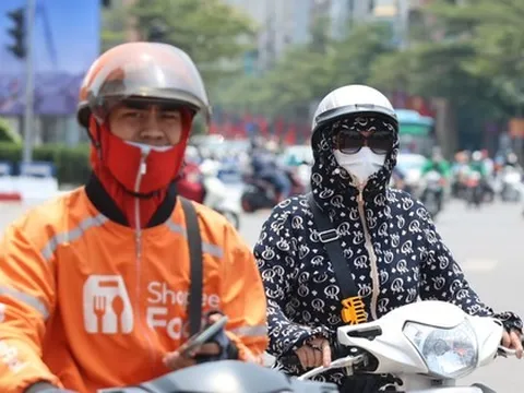 Miền Bắc oi nóng, Nam Bộ đón mưa lớn