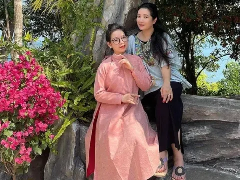 Con gái Thanh Thanh Hiền bất ngờ rút khỏi cuộc thi có mẹ làm giám khảo