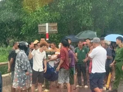 Người dân phát hiện nam thanh niên chết trong tư thế thắt cổ