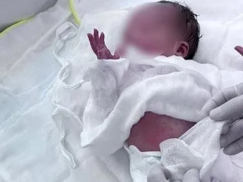 Khánh Hòa: Một bé gái sơ sinh còn nguyên dây rốn bị bỏ rơi bên bờ sông
