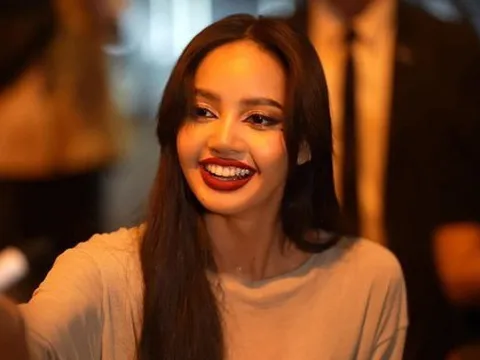 Con gái Châu Tinh Trì bị fan Lisa (BlackPink) tấn công