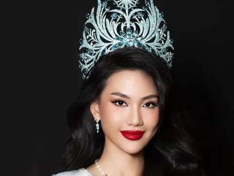 Thị phi bủa vây tân Miss Universe Vietnam Bùi Quỳnh Hoa