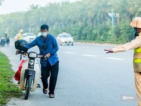 Hà Nội: Xử lý nhiều xe máy di chuyển vào đường cao tốc