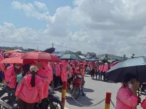 Nghệ An: Hàng nghìn công nhân nghỉ việc đòi tăng lương