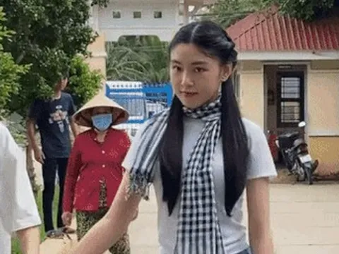2 tiểu thư nhà MC Quyền Linh bị "team qua đường" bắt gặp: Sắc vóc ấn tượng, thái độ mới đáng bàn