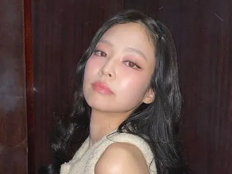 Cư dân mạng chê Jennie (BlackPink) mặc quần quá ngắn