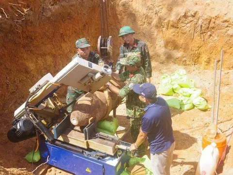 Xử lý quả bom hơn 300kg còn nguyên ngòi nổ ở Quảng Bình