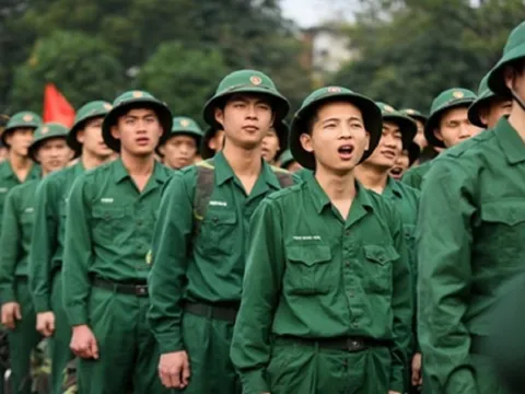 Nhà có 2 con trai sinh đôi, có phải đi nghĩa vụ quân sự cùng lúc?