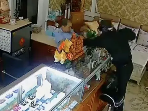 CLIP: Bắt giữ đối tượng cướp tiệm vàng ở Trà Vinh