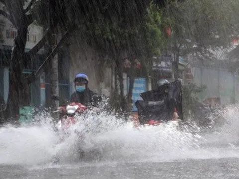 Miền Bắc đón gió mùa, miền Trung bước vào đợt mưa lớn kéo dài