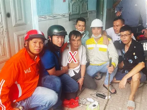 Bắt kẻ đặt mua đồng hồ Apple Watch rồi đánh tráo hàng của shipper