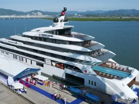 Quảng Ninh: Vịnh Hạ Long đón du thuyền có sức chứa 300 khách