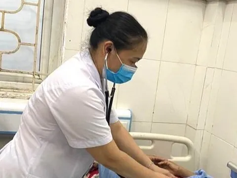 Sốc phản vệ sau khi tự mua thuốc kháng sinh về uống