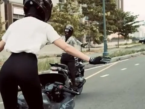Clip nghi Ngọc Trinh "làm xiếc" trên đường: Xử lý ra sao?