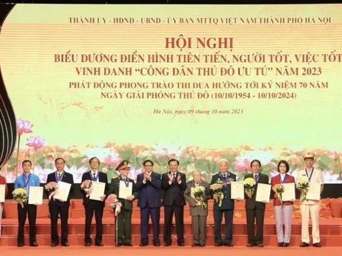Đại úy công an giúp đỡ Việt Kiều tìm mẹ sau 28 năm được vinh danh "người tốt, việc tốt"
