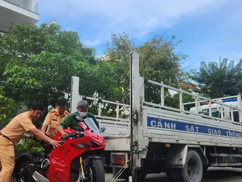 CSGT đến nhà "phạt nguội", Ngọc Trinh nói gì?