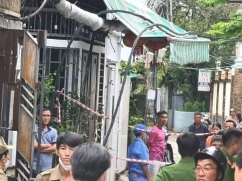Cháy nhà 3 tầng lúc rạng sáng, 2 cháu bé tử vong