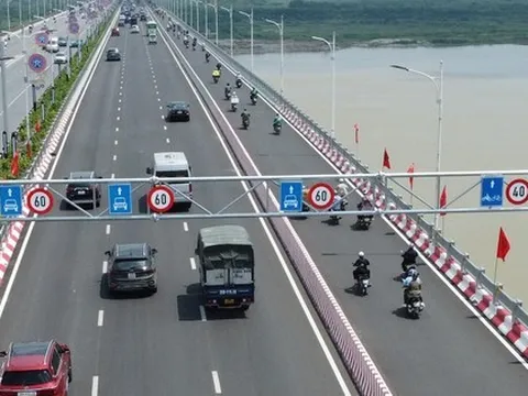 Nâng tốc độ ô tô đi lại trên cầu Vĩnh Tuy lên 60km/giờ