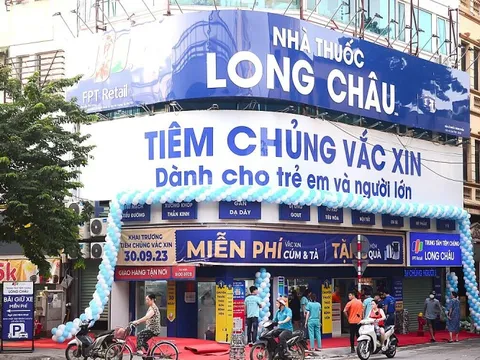 Mở 4 trung tâm tiêm chủng, FPT Retail (FRT) nói gì về động thái nhảy vào “miếng bánh” Vaccine bao phủ 4% dân số Việt Nam?