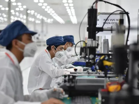 Các sếp tài chính tranh luận về doanh nghiệp FDI: 15 năm trước họ đến Việt Nam đòi ưu đãi thuế, 10 năm trước hỏi chi phí nhân công, nay họ quan tâm gì?