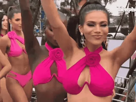 Hậu trường 70 thí sinh Hoa hậu Hòa bình diện bikini nhảy múa dưới mưa