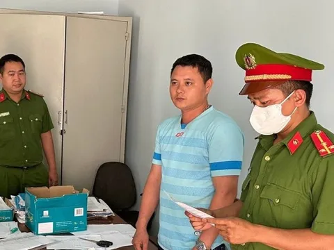 Bắt Phó Chỉ huy quân sự xã nhận tiền “chạy” nghĩa vụ quân sự