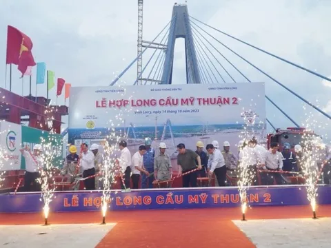 Thủ tướng Chính phủ dự lễ hợp long cầu Mỹ Thuận 2