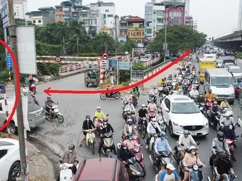Phương tiện hỗn loạn, vượt biểm cấm trong ngày đầu không cho xe từ Vành đai 3 vào phố Bằng Liệt