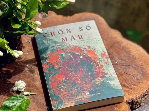 “Cuốn sổ máu” mở ra những cuốn sổ hấp dẫn khác