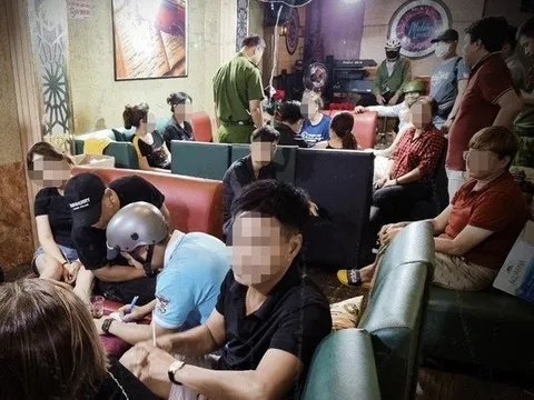 Tp.HCM: Lật tẩy bí mật trong phòng trà tại quận Tân Phú
