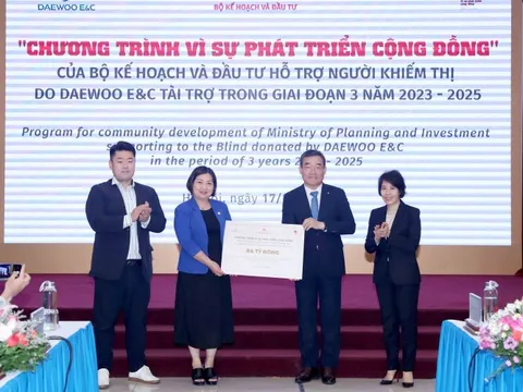 Tiếp nhận 3 tỷ đồng hỗ trợ người khiếm thị Việt Nam
