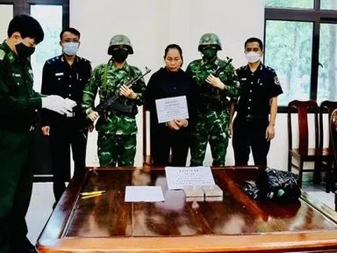 Bắt giữ người phụ nữ vận chuyển ma tuý qua Cửa khẩu Cầu Treo