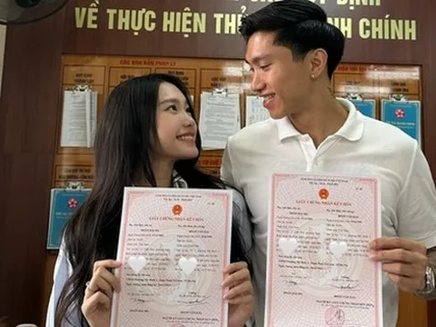 Đoàn Văn Hậu và Doãn Hải My khoe giấy đăng kí kết hôn đúng 20/10