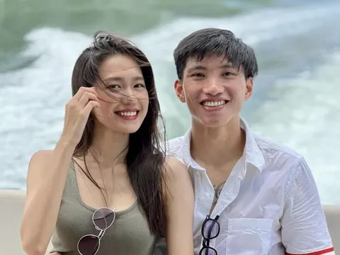 Đoàn Văn Hậu và Doãn Hải My đăng ký kết hôn đúng ngày đặc biệt