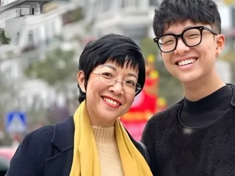 MC Thảo Vân hỏi 'mẹ không xấu, tử tế mà sao cứ ế', con trai nói gì?