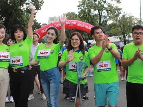 NSƯT Xuân Bắc “thi chạy” cùng hơn 1.000 vận động viên để gây quỹ vì trẻ em thiệt thòi