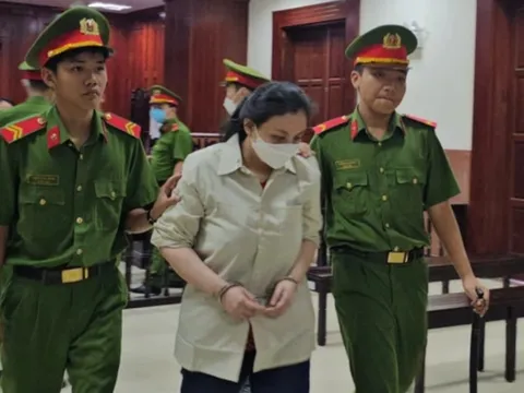 Nữ bị cáo chủ mưu vụ truy sát Quân “xa lộ” đề nghị gặp luật sư riêng