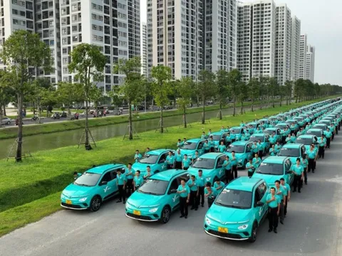 Tiếp tục là khách hàng lớn nhất của VinFast, GSM đã đóng góp bao nhiêu vào khoản doanh thu kỷ lục gần 2 tỷ USD của Vingroup trong quý 3/2023?