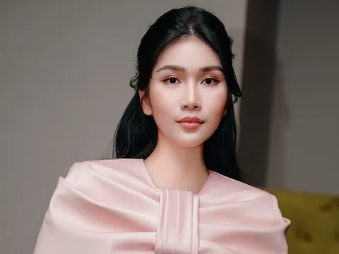 Á hậu Phương Anh làm vedette trong Gala khép lại Tuần lễ thời trang Pháp