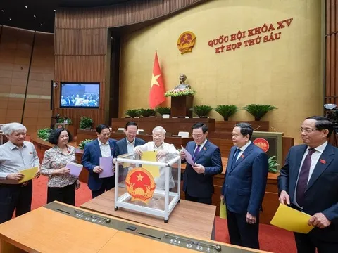 Quốc hội thông qua Nghị quyết xác nhận kết quả lấy phiếu tín nhiệm