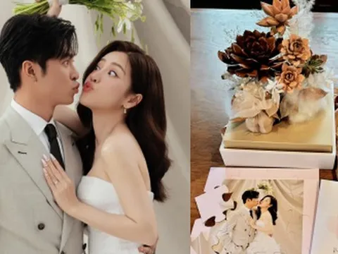 Hé lộ thiệp mời độc đáo của Puka - Gin Tuấn Kiệt: Ảnh cưới gây sốt, dàn khách mời dần lộ diện