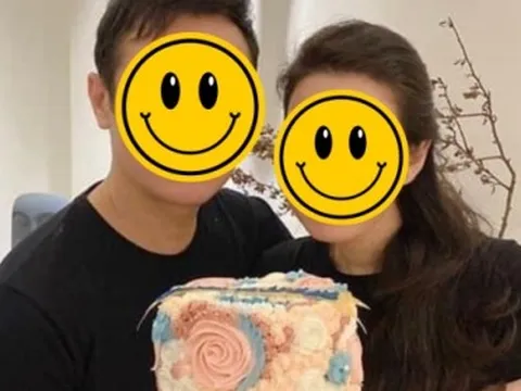 Chuyện tình nam MC làm host “Chị đẹp đạp gió”: Từng đổ vỡ hôn nhân, đi bước nữa với vợ kém 14 tuổi