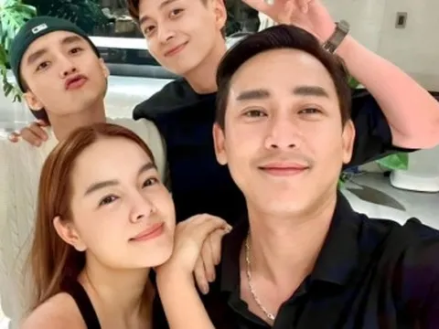 Giữa tin đồn sắp cưới, Sơn Tùng lộ diện tươi rói bên hội bạn 1 thập kỷ và còn có động thái đặc biệt