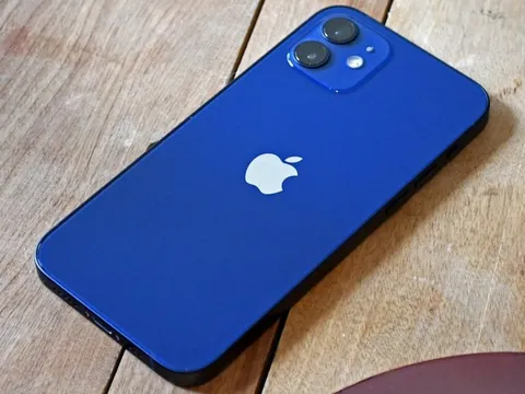 iPhone 12 bất ngờ giảm kỷ lục, rẻ chưa từng có trong lịch sử